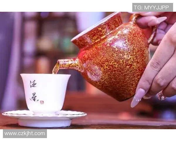 茶具的艺术与文化传承:品味千年茶道背后的匠心与智慧